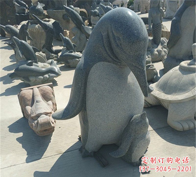 合肥公园母子企鹅石雕