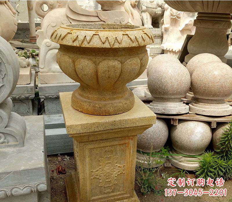 合肥砂岩花盆景观石雕--美观多彩的室外装饰