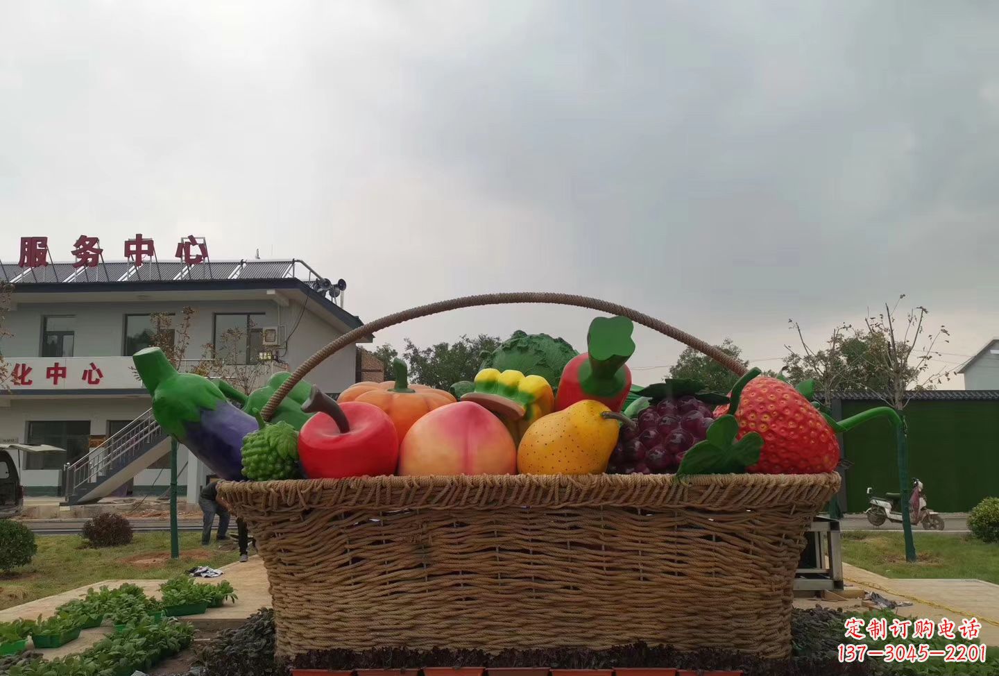 合肥玻璃钢仿真水果篮雕塑