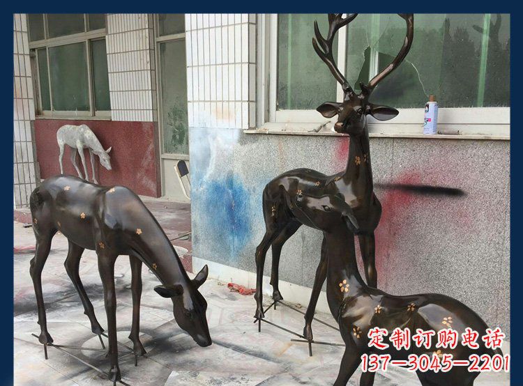 合肥高贵优雅的梅花鹿铜雕塑