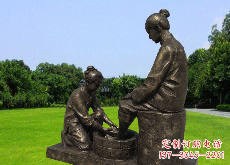 合肥浓浓爱意的母爱,定制青铜铸造的母亲雕塑