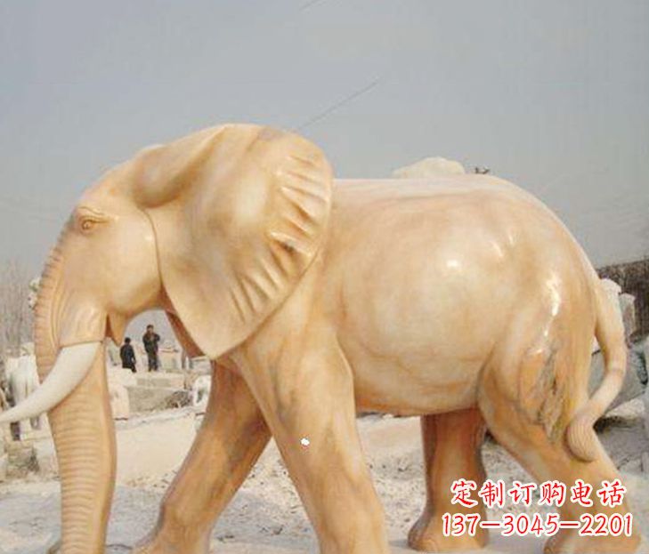 合肥公园晚霞红大象雕塑