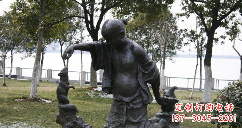合肥铜质高端松鼠雕塑