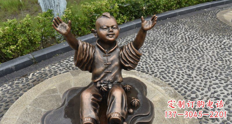 合肥公园小男孩和核桃人物铜雕