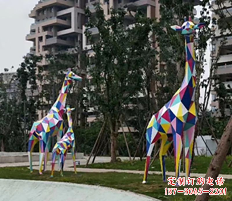合肥精美高雅的长颈鹿雕塑