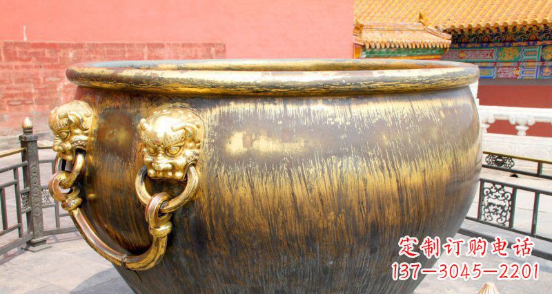 合肥故宫圆形水缸铜雕