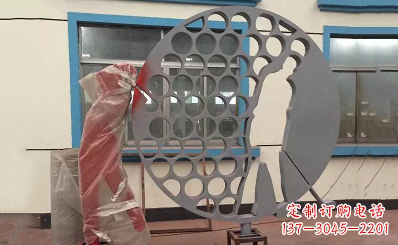 合肥广场不锈钢打高尔夫球雕塑 (2)