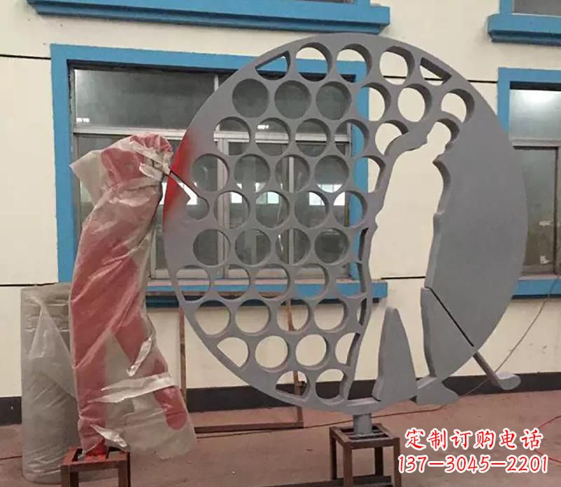 合肥广场不锈钢打高尔夫球雕塑