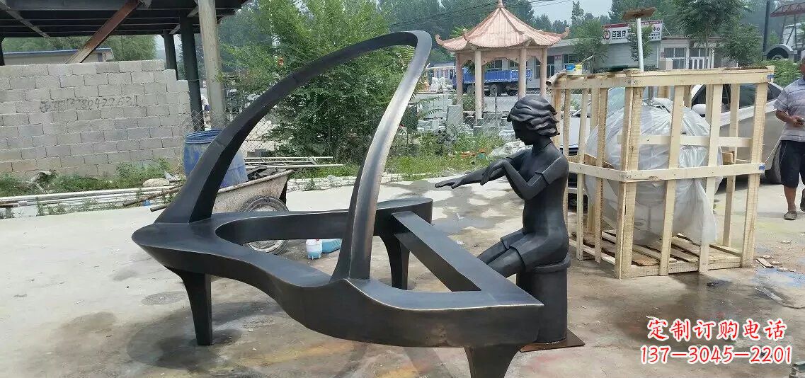 合肥广场抽象弹钢琴景观铜雕