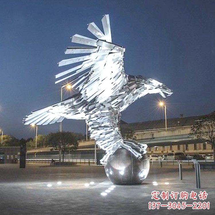 合肥中领雕塑的金属质感老鹰雕塑是一款精美而又…