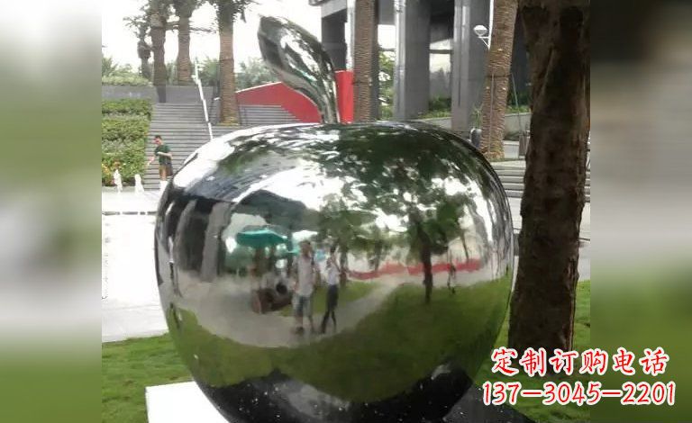 合肥新奇优雅的苹果雕塑