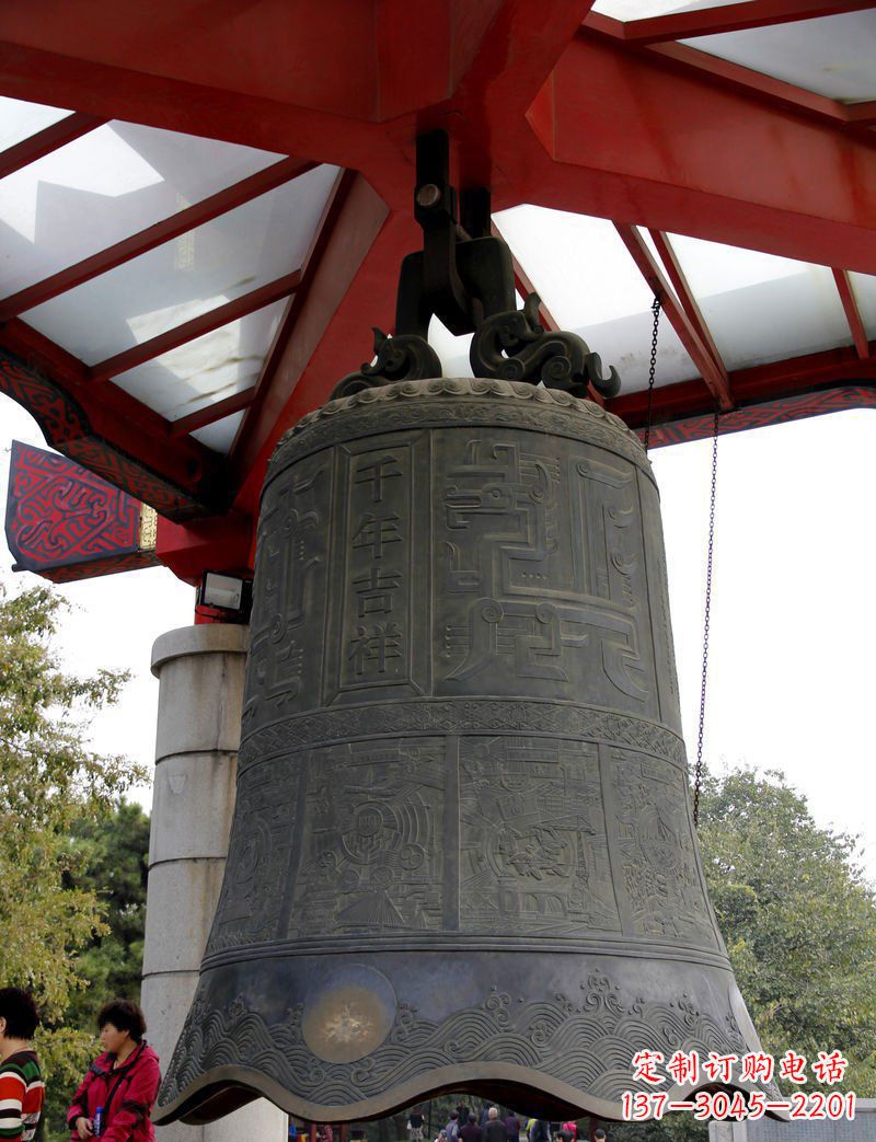 合肥中领雕塑:千年吉祥铜钟雕塑