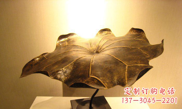 合肥深受人们喜爱的铜雕荷叶雕塑,由贵金属精铸…
