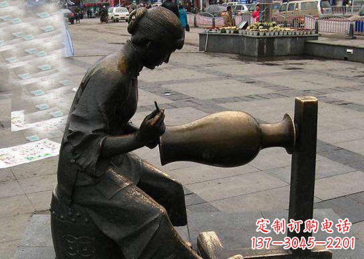 合肥广场铜雕修花盆人物雕塑