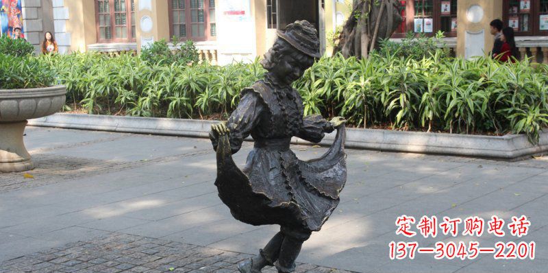 合肥广场小女孩跳舞人物铜雕