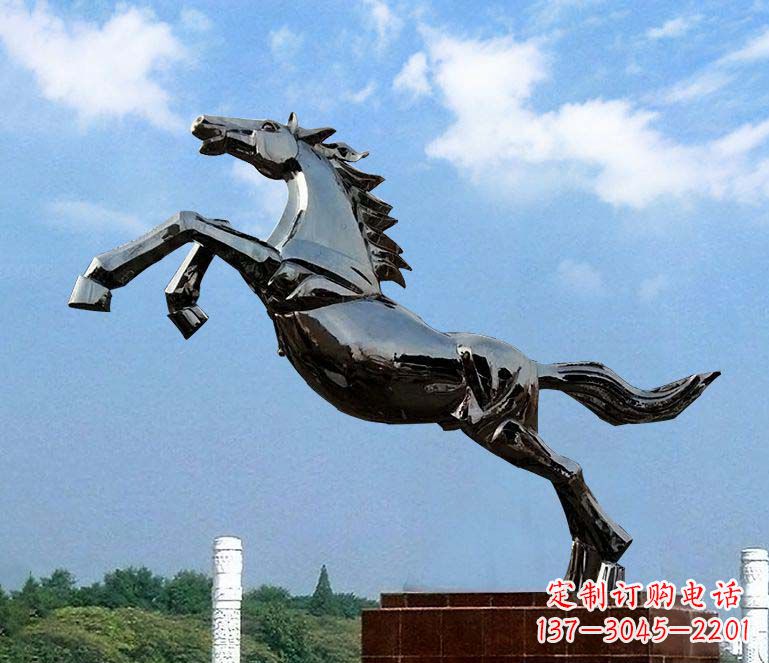 合肥广场一往直前不锈钢奔马雕塑