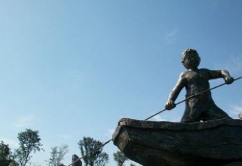 合肥男孩撑船铜雕，营造童趣氛围