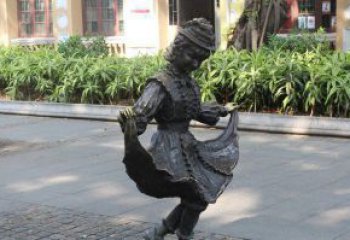 合肥中领雕塑推出的爱舞的小少女铜雕，以少女跳…