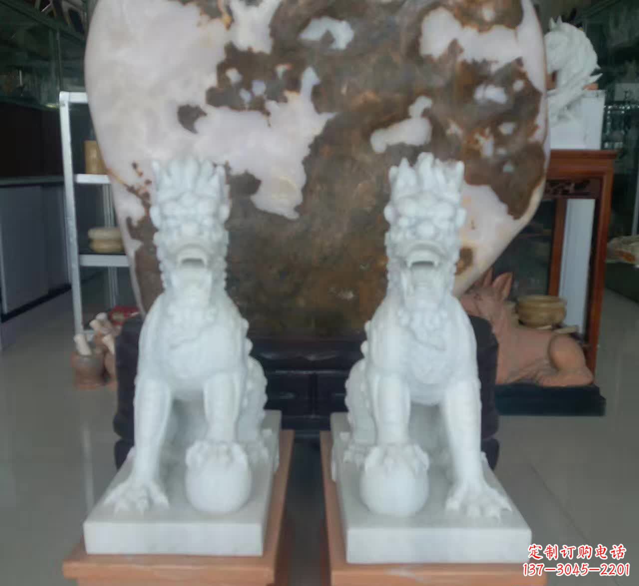 合肥汉白玉踩球麒麟石雕