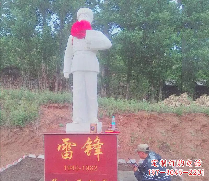 合肥珍贵的白玉雷锋雕塑