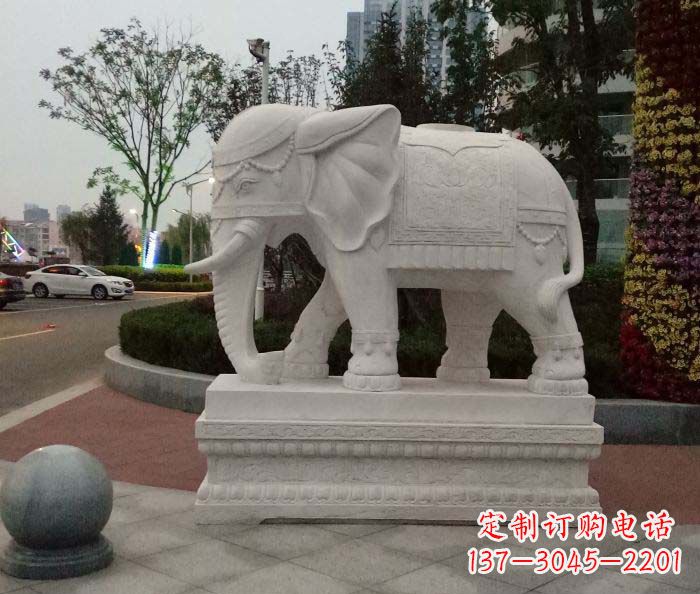 合肥汉白玉头戴珠宝的大象门口招财石雕