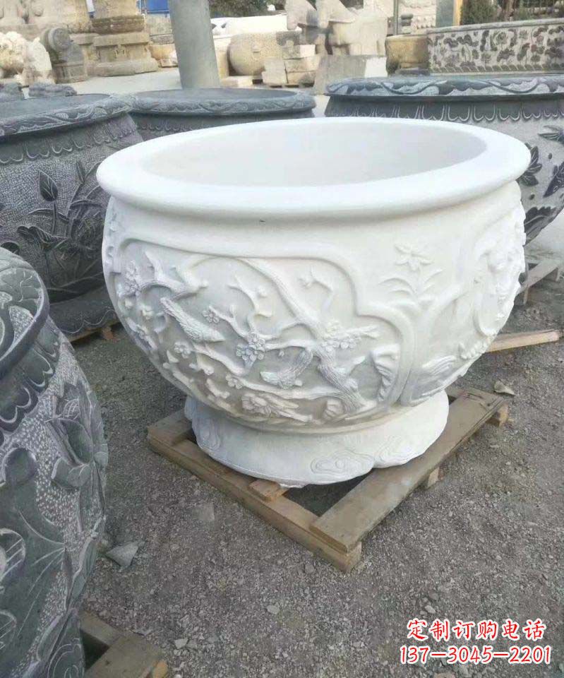 合肥汉白玉材质可爱水缸雕塑