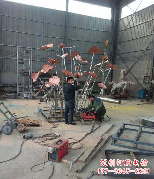合肥荷花荷叶铜雕,营造梦幻氛围