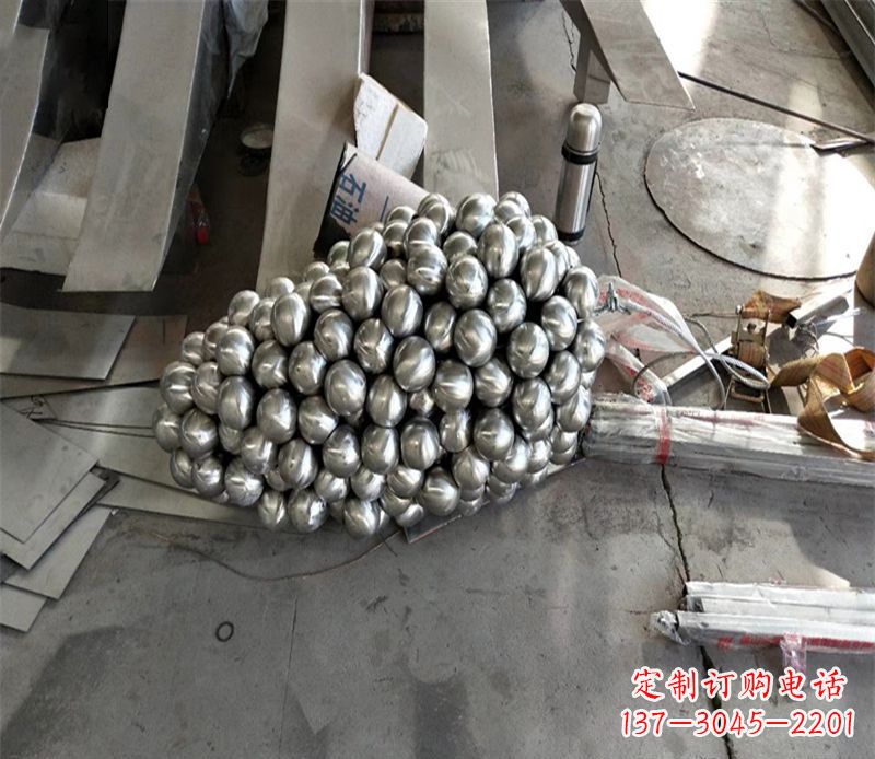 合肥西洋风情摩登不锈钢葡萄雕塑