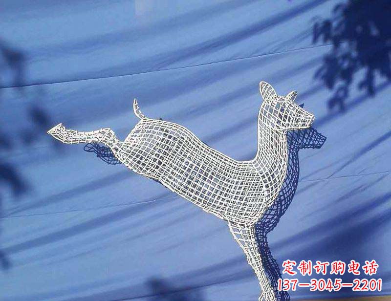 合肥搭载优雅气质的不锈钢小鹿雕塑