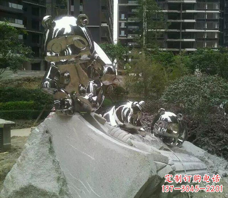 合肥家喻户晓的可爱熊猫雕塑