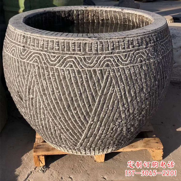 合肥花园石头鱼缸