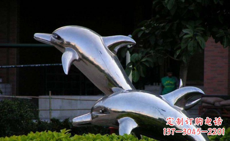 合肥彰显自由灵动的不锈钢跳跃海豚雕塑