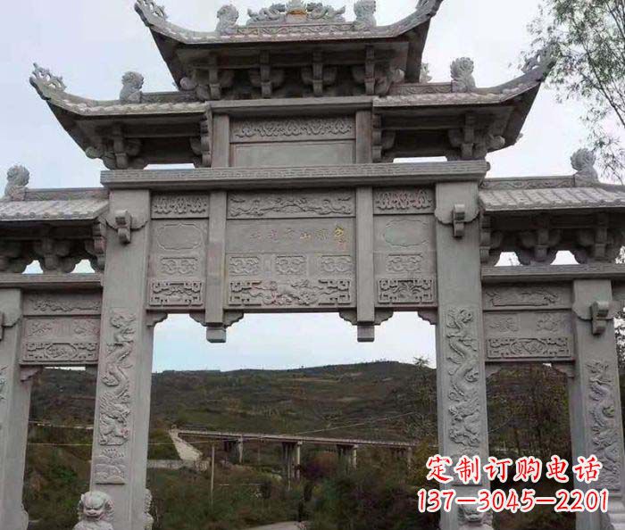 合肥地标性的三门石雕牌坊