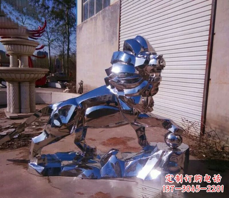 合肥镜面狮子踩球不锈钢雕塑