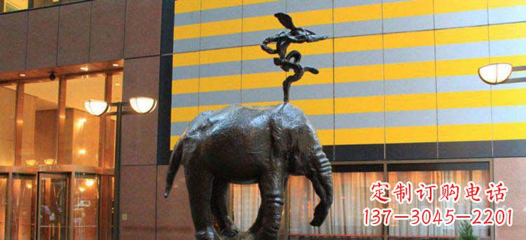 合肥浪漫海洋,荡漾着尊贵的威严——大象雕塑