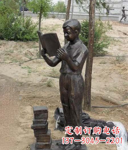 合肥中领雕塑尊贵细腻的男孩铜雕