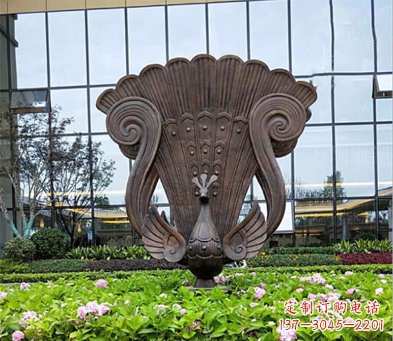 合肥装点家园的精美孔雀雕塑