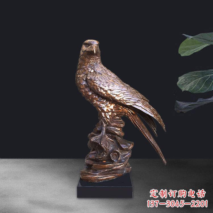 合肥精美雕刻的老鹰雕塑摆件