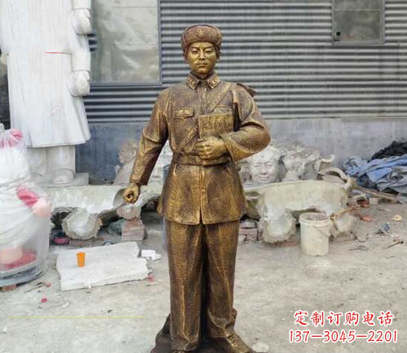 合肥传承爱国精神,让雷锋雕塑永久守护家园