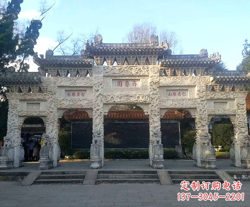 合肥临沭朱村的石雕牌坊楼