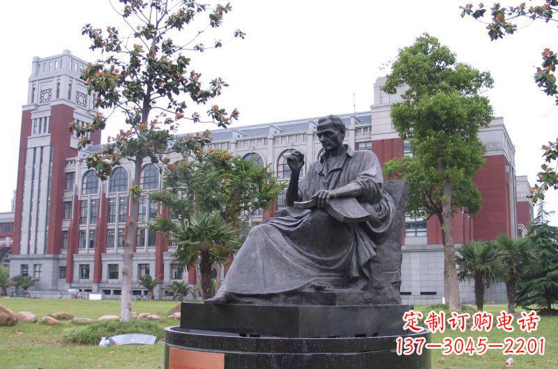 合肥卢梭西方名人铜雕由中领雕塑定制,是一款完…