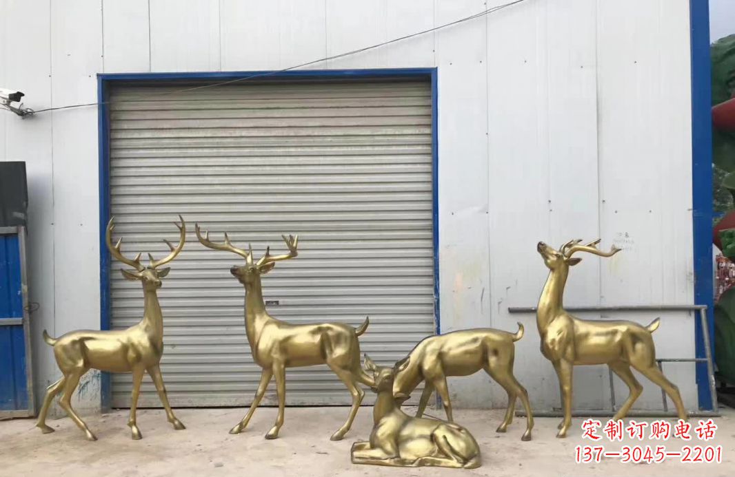 合肥产自中领雕塑的手工鹿群铜雕塑,是一款以鹿…