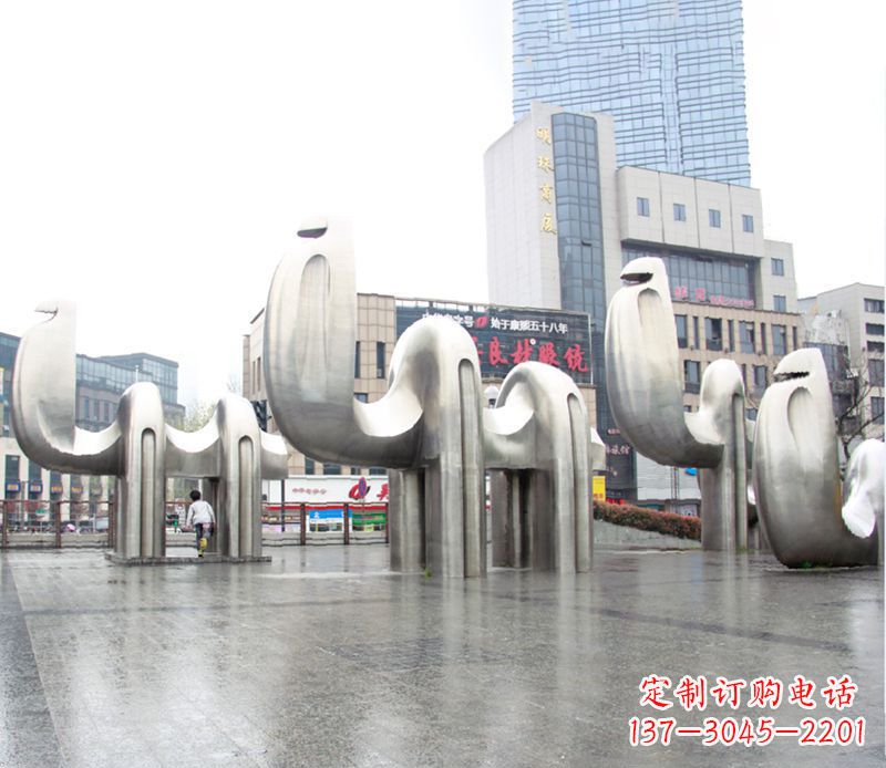 合肥不锈钢骆驼雕塑,更添雅致风情