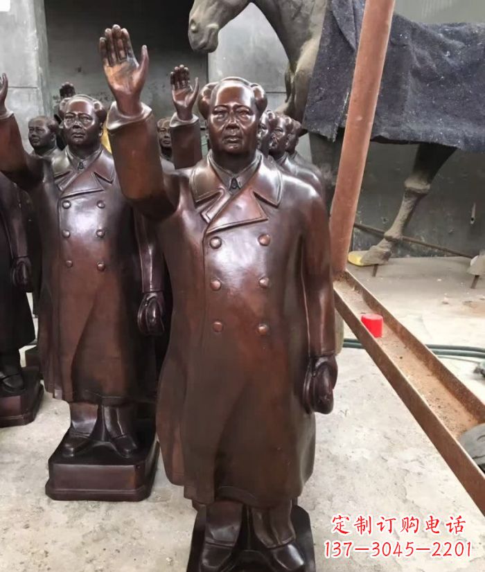 合肥毛主席挥手铜雕,传达毛主席的不朽精神