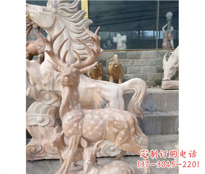 合肥展现自然风采的梅花鹿石雕