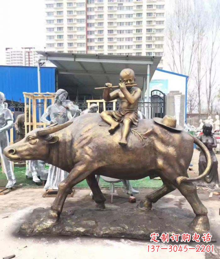 合肥牧童骑在牛背吹笛人物儿童铜雕