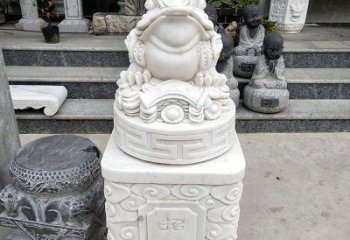 合肥金蟾立柱石动物雕塑