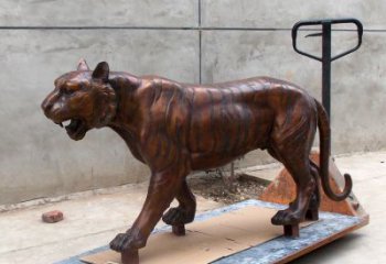 合肥活力四射的老虎铜雕塑