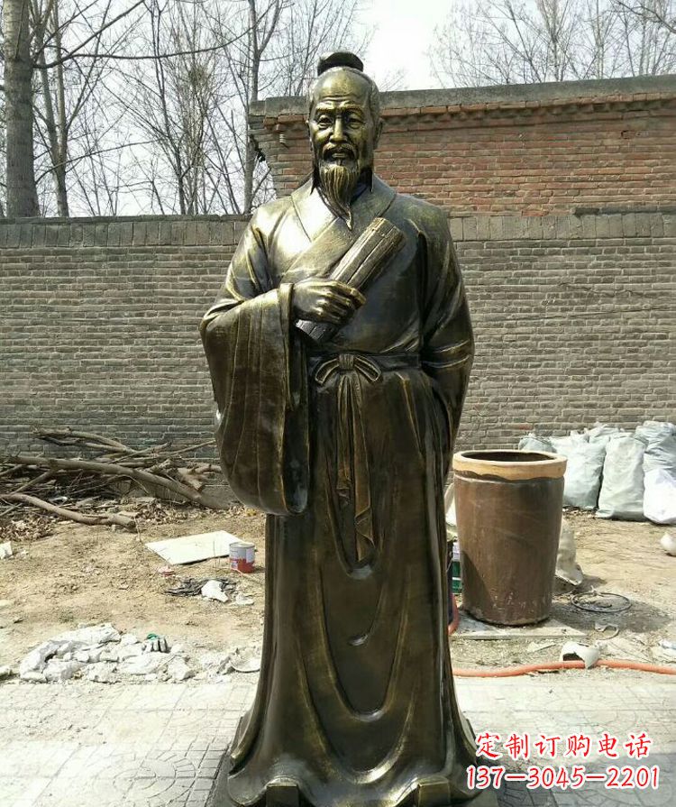 合肥拿竹简的张仲景铜雕