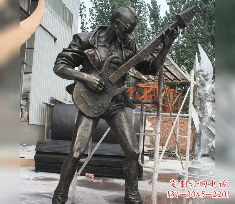 合肥男人弹吉他人物景观铜雕